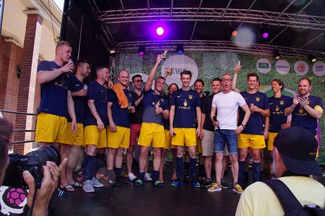 Com Together Cup